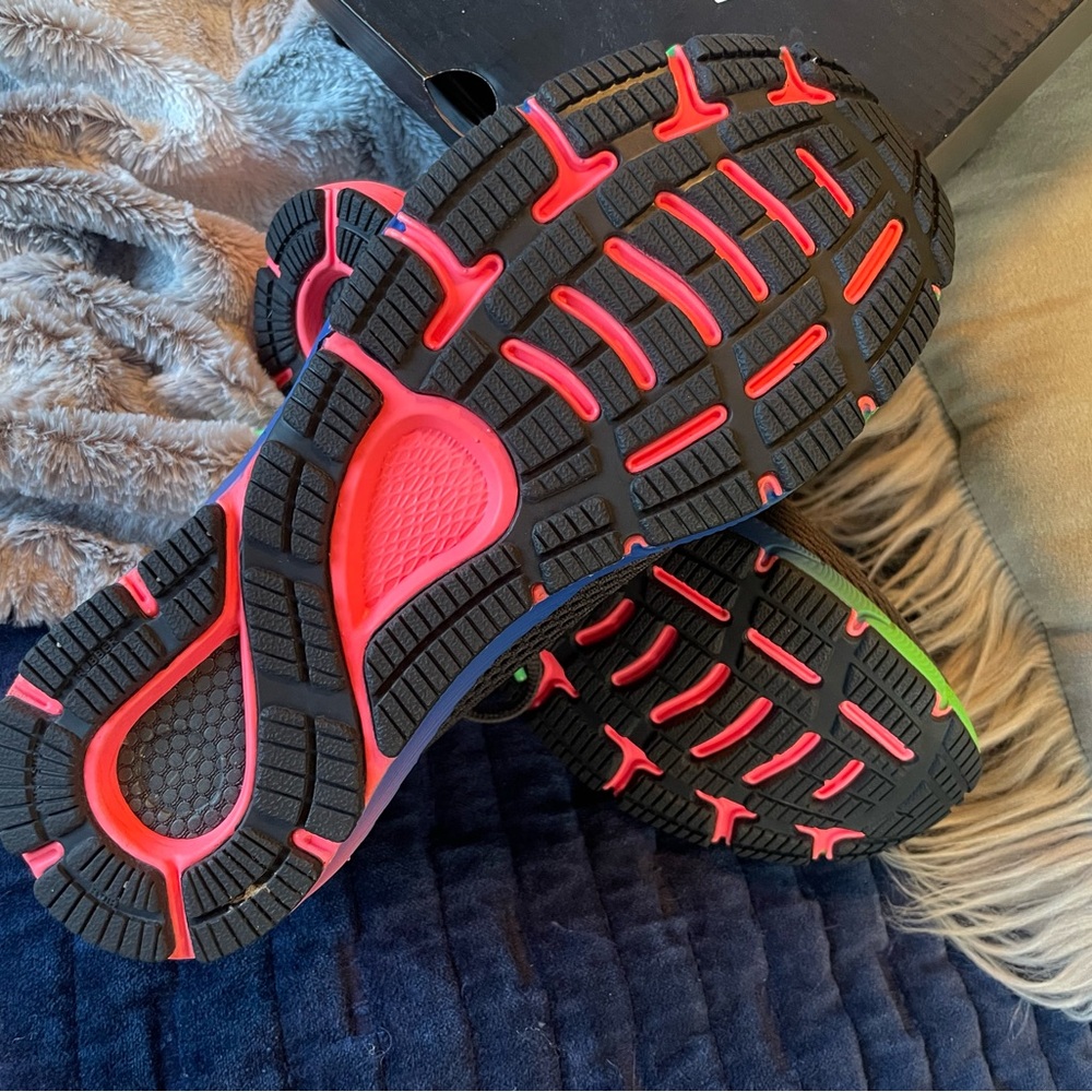 Under Armour HOVR Sonic 4 in Black and Pink NWT - Picture 4 of 6